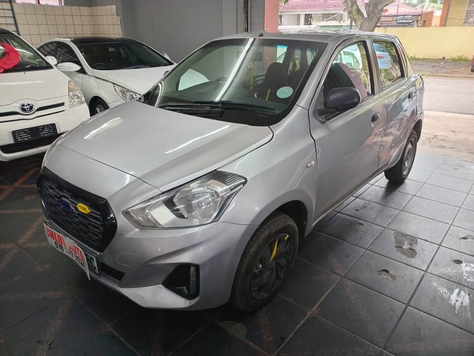 2021 Datsun Go 1.2Lux Hatch manual Silver Color  43000KM