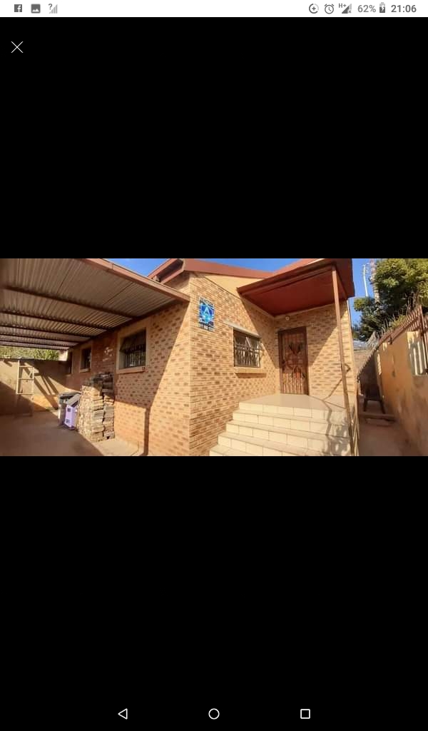 3 bedroom house for sale in Janhofmeyer Johannesburg great for investment as uj 