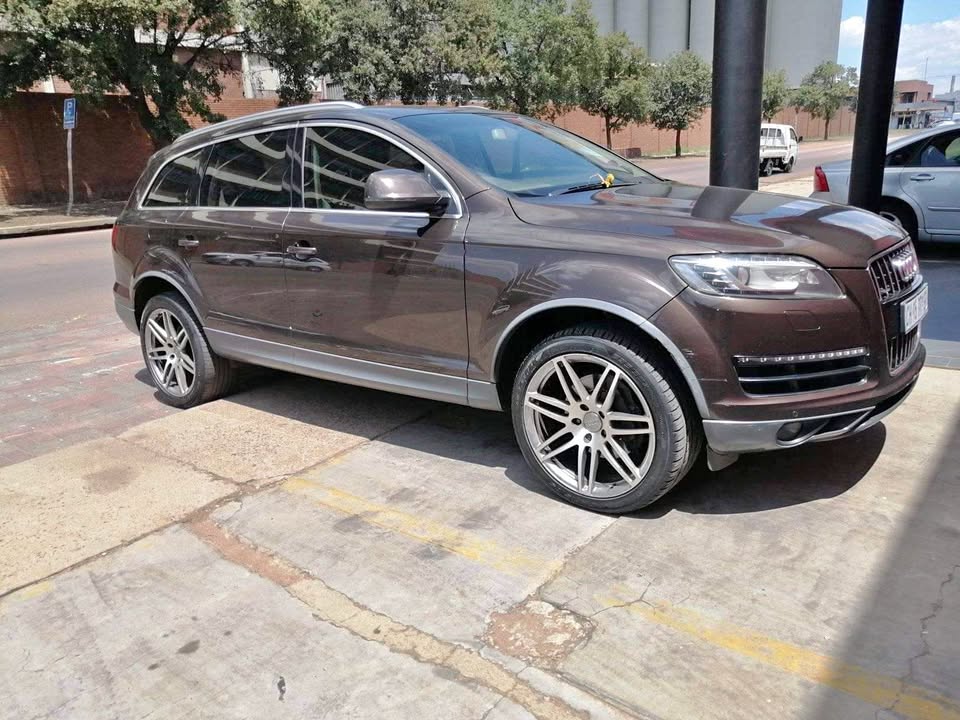 Audi Q7 3.0 Tdi stripping for spares