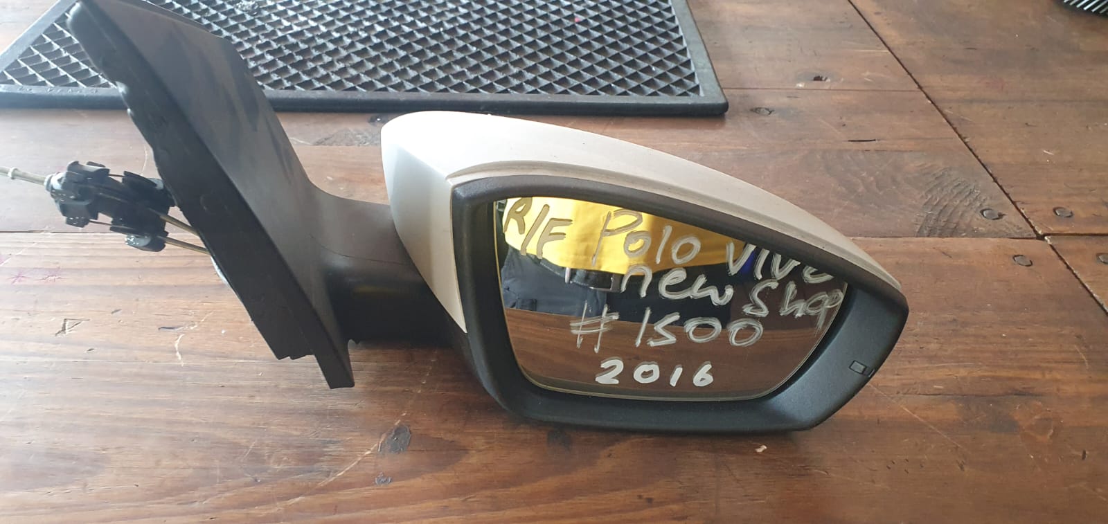 Vw polo vivo right side manual door mirror - Private Seller