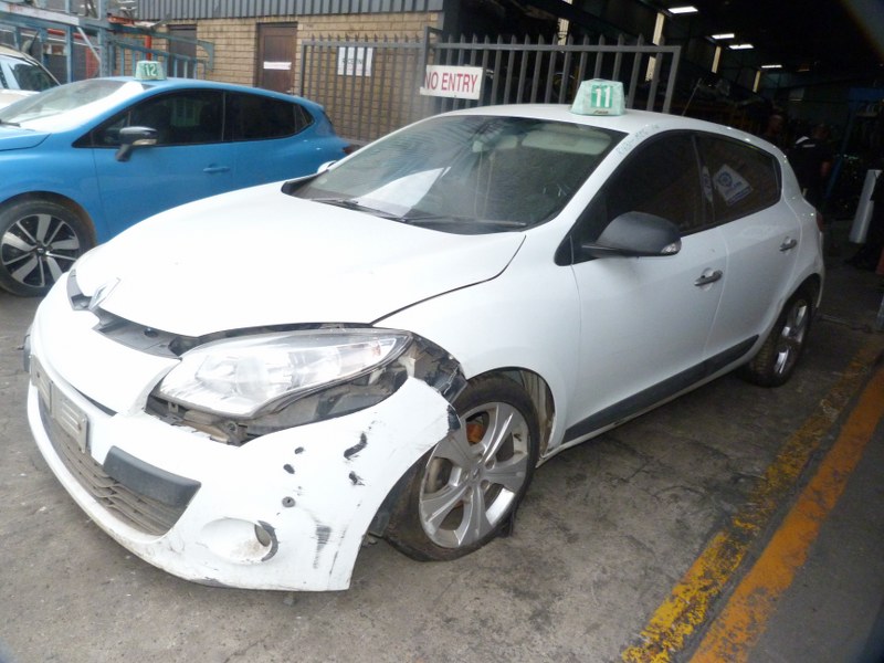 Renault Megane III 1.4 TCe Manual H4J White - 2012 SPARESBOYZ STRIPPING FOR SPAR - Private Seller