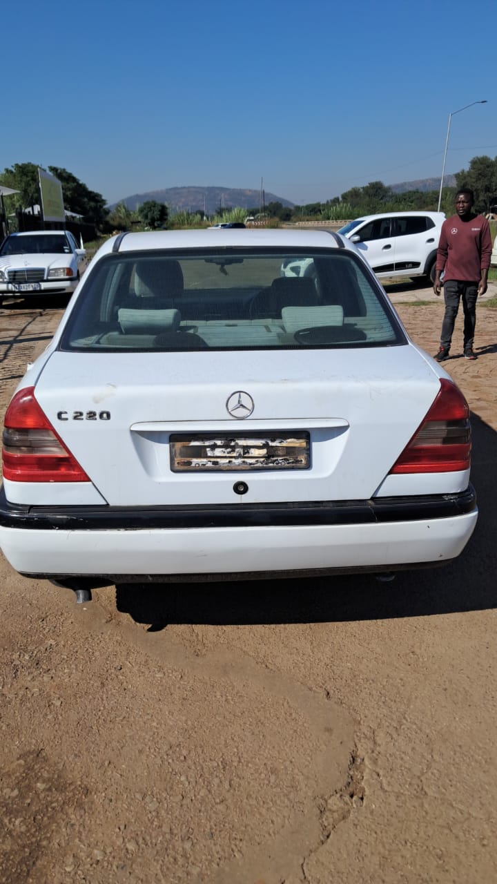 W202 C220 M111 Engine available for stripping spares manual - Private Seller