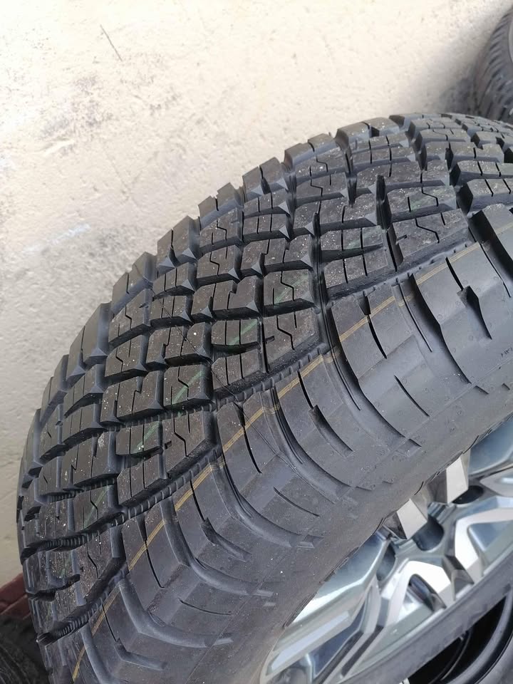Toyota Hilux 17 inch(Please read below) - Private Seller Toyota Hilux 17 inch(Please read below) - Private Seller