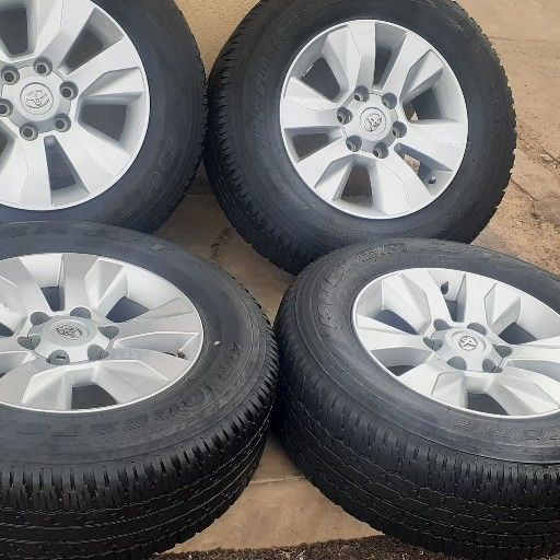 fairly used Toyota rims and tyres