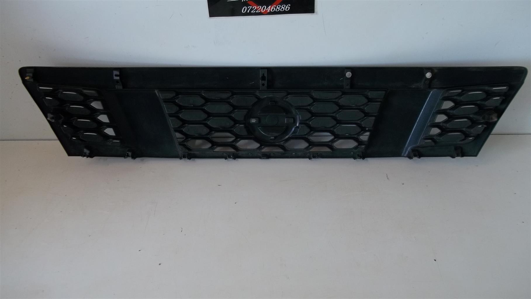 Nissan Navara grille - Private Seller Nissan Navara grille - Private Seller