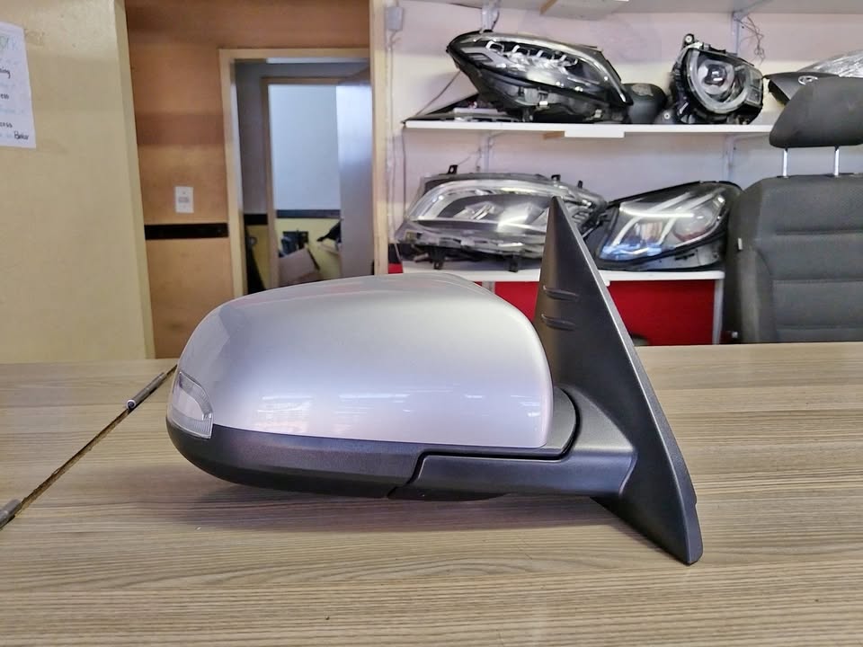 2021 HYUNDAI VENUE MIRROR RIGHTSIDE FOR SALE BRAND NEW AVAILABLE FOR SALE - Private Seller 2021 HYUNDAI VENUE MIRROR RIGHTSIDE FOR SALE BRAND NEW AVAILABLE FOR SALE - Private Seller