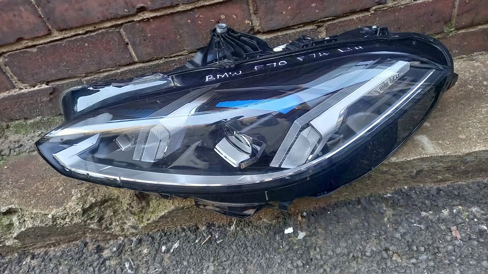 BMW F70/ F74 HEADLIGHTS LEFT SIDE - Private Seller BMW F70/ F74 HEADLIGHTS LEFT SIDE - Private Seller