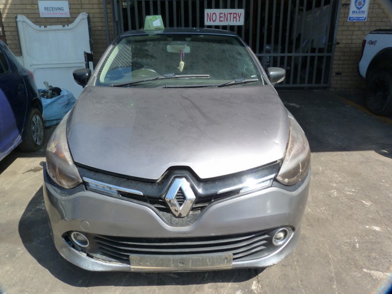 Renault Clio IV 900T Expression Manual H4B - 2016 SPARESBOYZ STRIPPING FOR SPARE - Private Seller