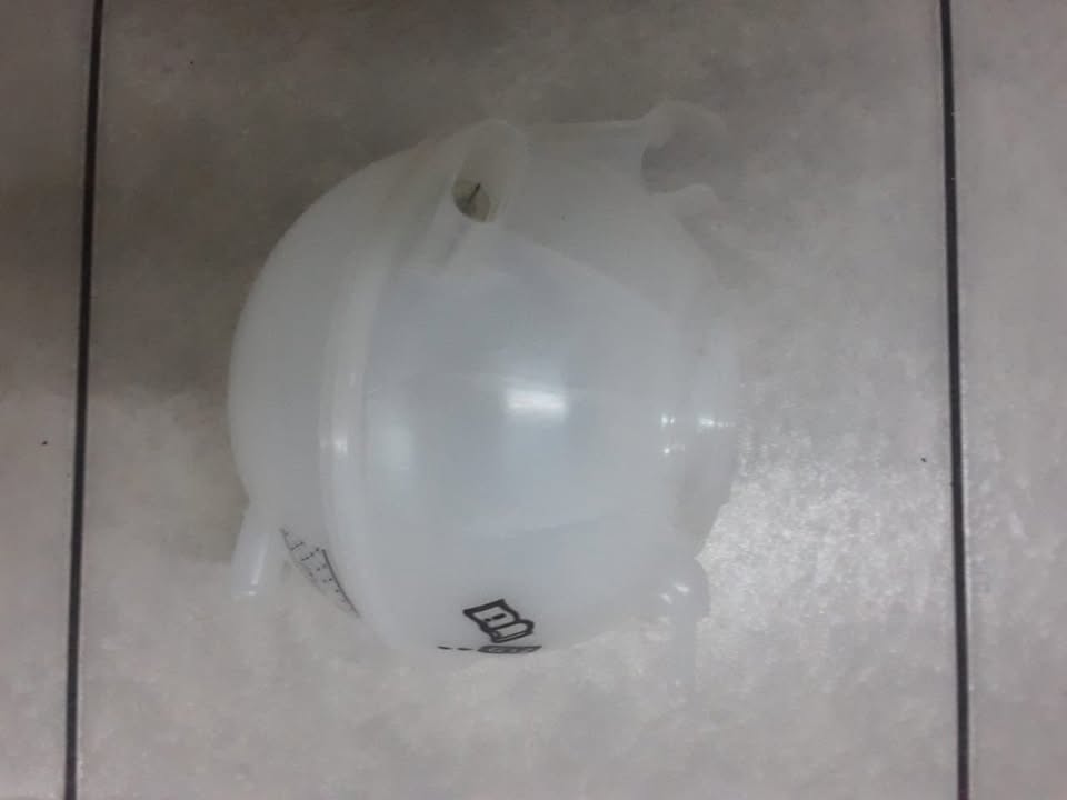 VW GOLF 5 EXPANSION TANK FOR SALE - Private Seller