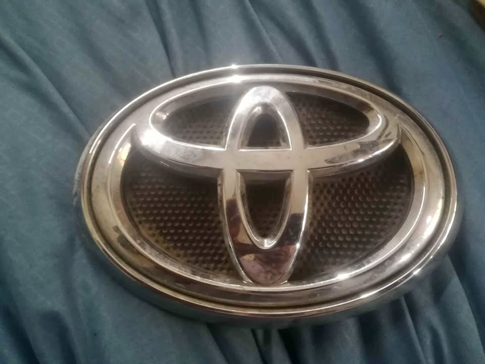 TOYOTA FORTUNER / HILUX GD6 FRONT GRILL BADGE, LOGO, EMBLEM - Private Seller TOYOTA FORTUNER / HILUX GD6 FRONT GRILL BADGE, LOGO, EMBLEM - Private Seller