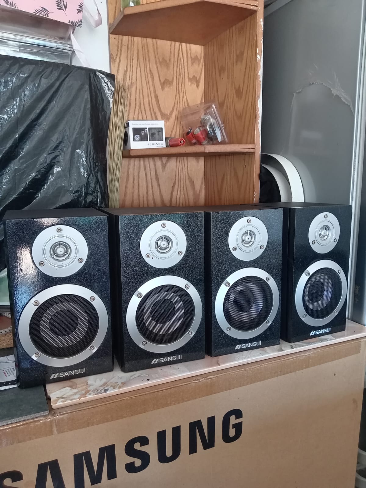 4 Surround speakers