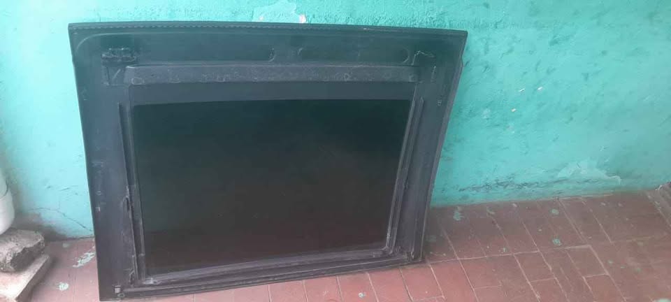 Vw audi A3 or A2 sunroof glass - Private Seller Vw audi A3 or A2 sunroof glass - Private Seller