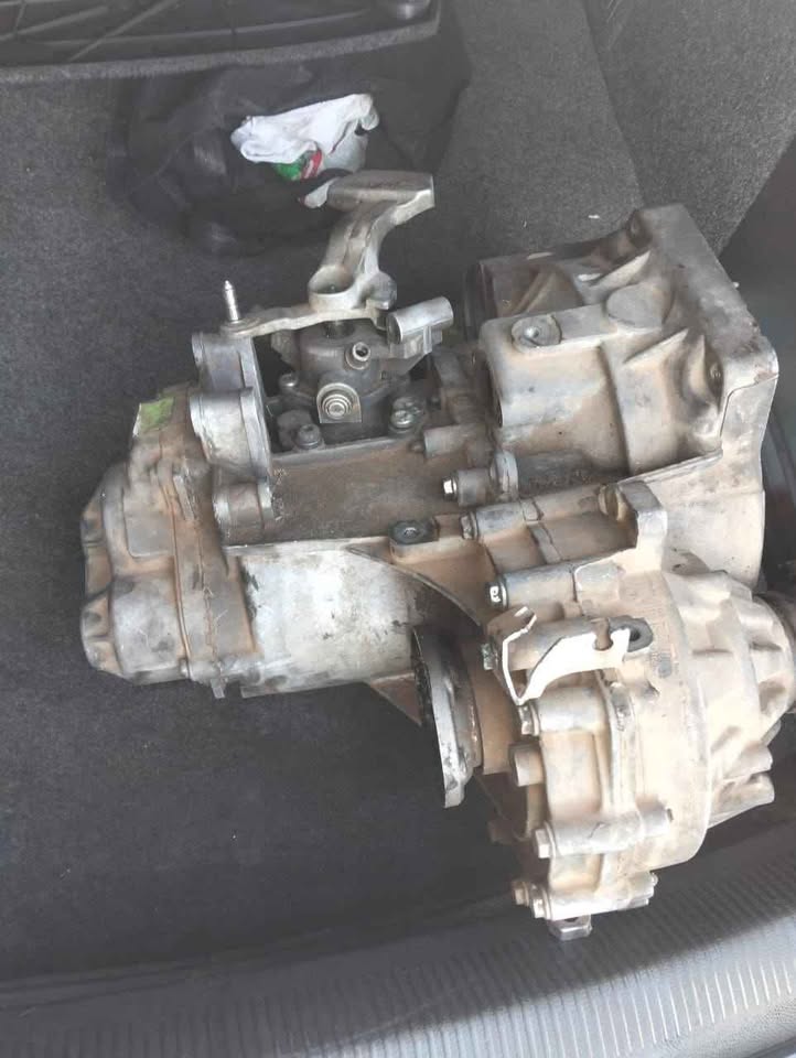 Used Refurbished Six Speed Gearbox of VW Jetta 5 FSI 2L