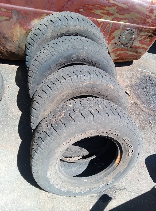 275/70 R16 Tyres x4