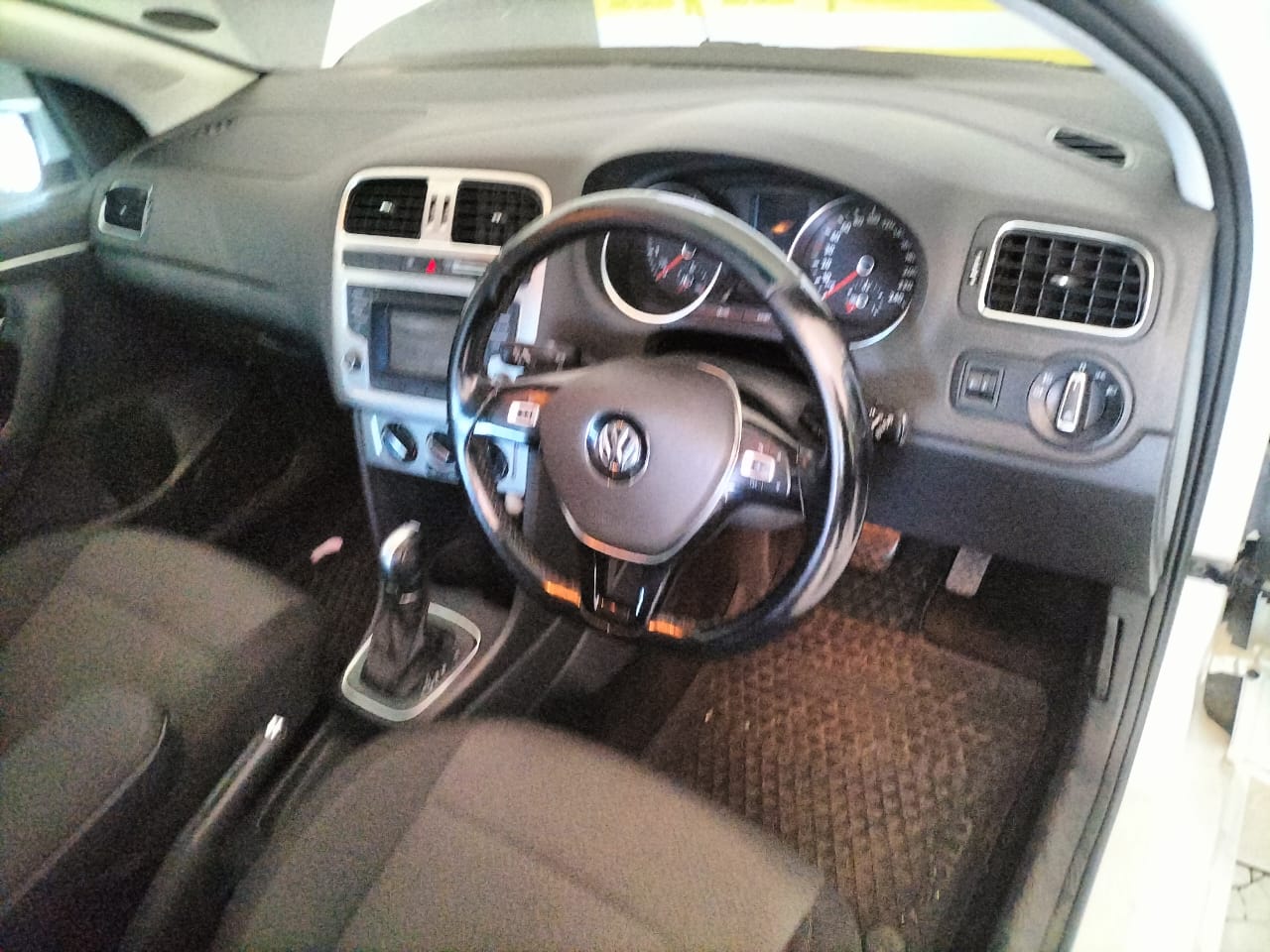 2018 VW Polo Tsi 1.4 highline 7push/gear Automatic 68000km