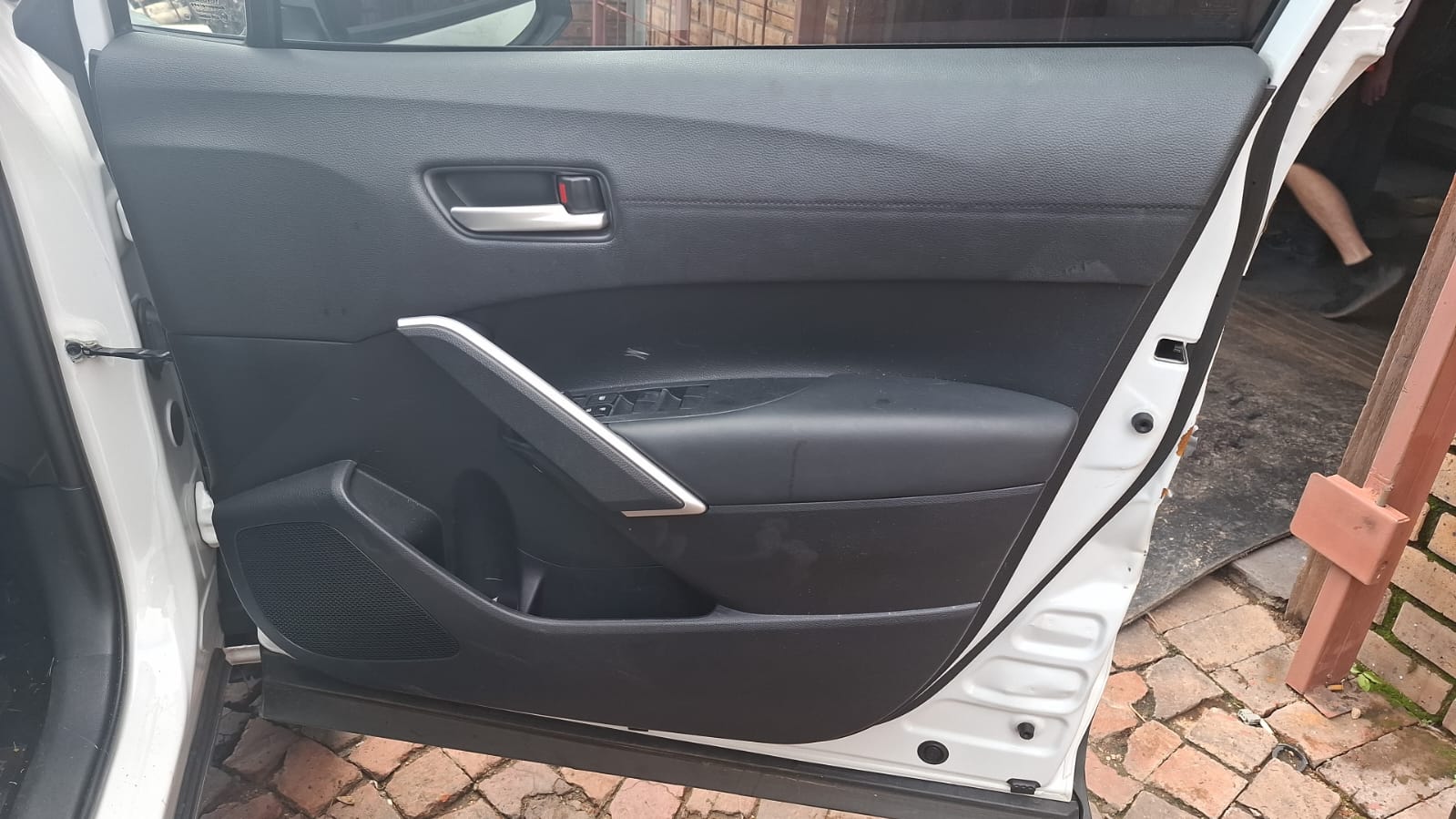Toyota starlet accident-damaged car stripping | used spare parts for sale