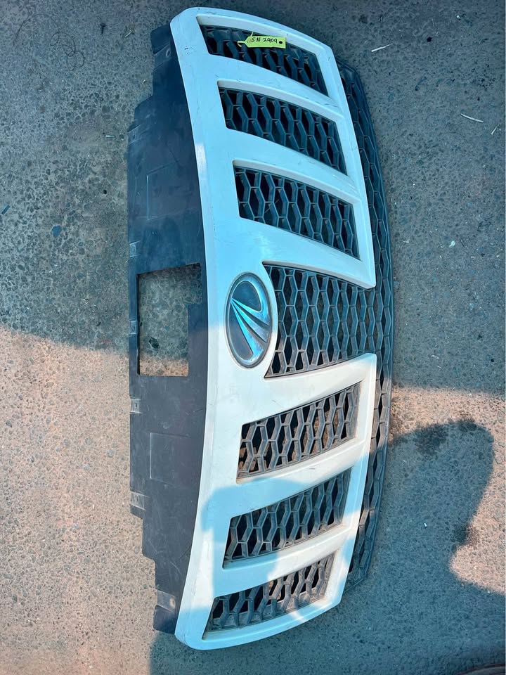 Mahindra Xuv500 2.2 W8 Grill For Sale call or whatsapp - Private Seller Mahindra Xuv500 2.2 W8 Grill For Sale call or whatsapp - Private Seller