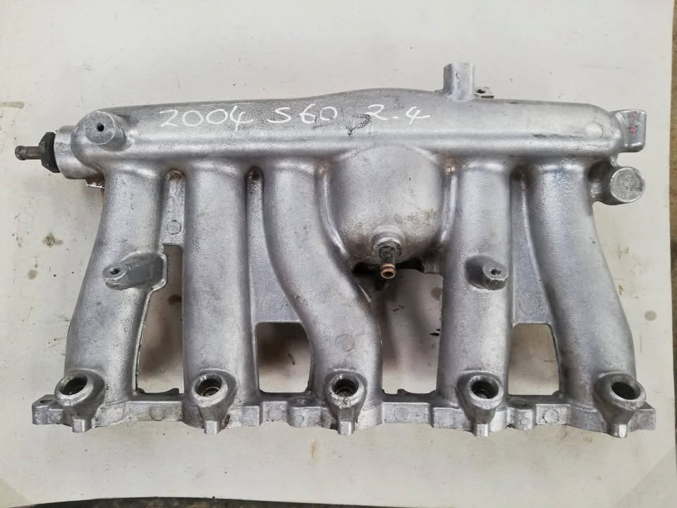 VOLVO S60 2.4 2004 EXHAUST INTAKE MANIFOLD - Private Seller VOLVO S60 2.4 2004 EXHAUST INTAKE MANIFOLD - Private Seller