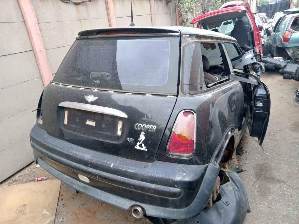 Mini Cooper Stripping For Spares - Private Seller Mini Cooper Stripping For Spares - Private Seller