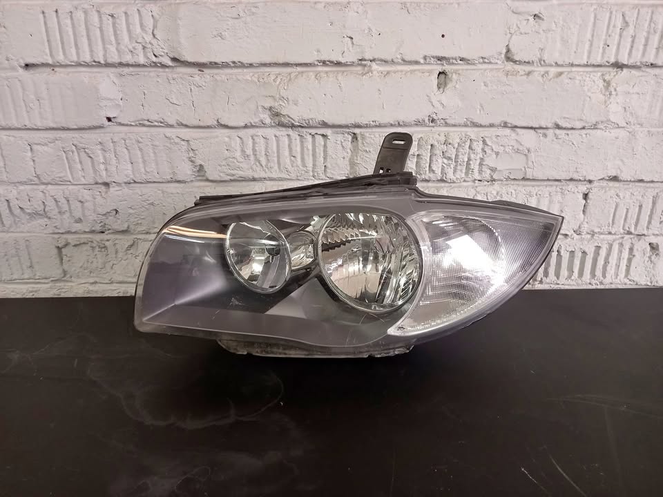 1 Series BMW E87 Left Headlight - Private Seller 1 Series BMW E87 Left Headlight - Private Seller