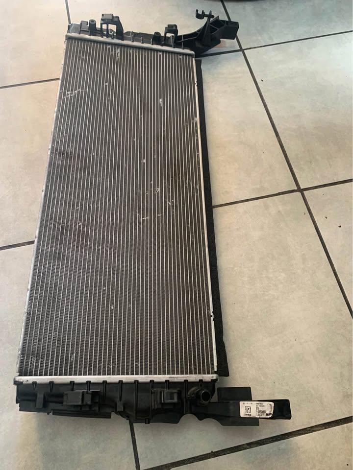 BMW F40 radiator 330i - Private Seller