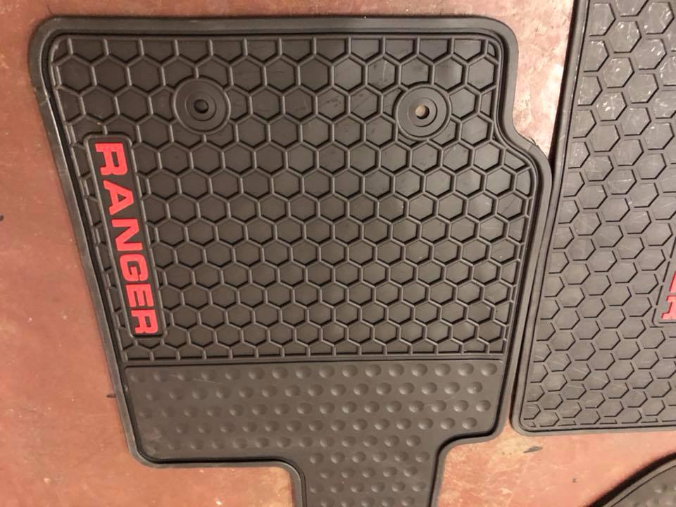 Ford ranger rubber mats - Private Seller