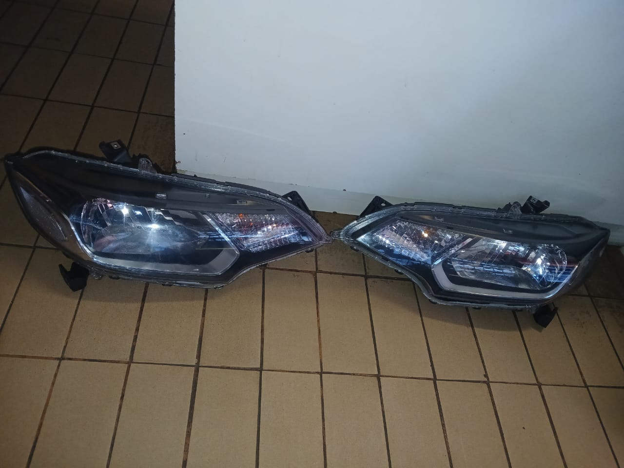 2020 HEADLIGHTS FOR HONDA JAZZ LEFT AND RIGHT FOR SALE - Private Seller 2020 HEADLIGHTS FOR HONDA JAZZ LEFT AND RIGHT FOR SALE - Private Seller