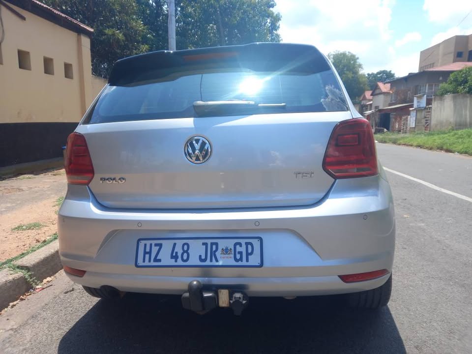 2016 VW Polo Tsi Hatchback  Engine Capacity 1.4 Petrol  DSG Automatic Transmission  Silver Color 165