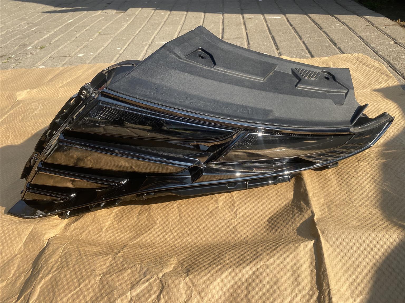 2023 HYUNDAI TUCSON FULL LED HEADLIGHT LEFT SIDE FOR SALE. IN PRISTINE CONDITION - Private Seller