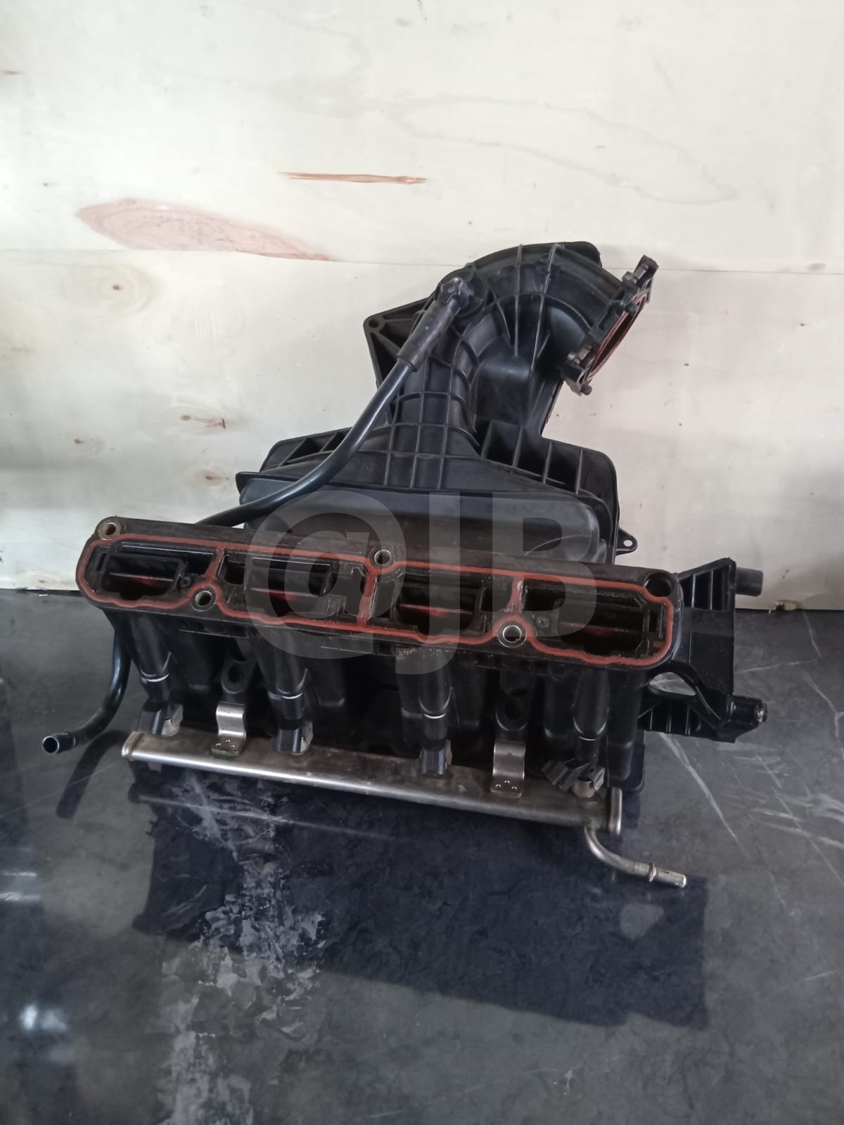 Used Intake Manifold for Dodge Caliber - Private Seller Used Intake Manifold for Dodge Caliber - Private Seller