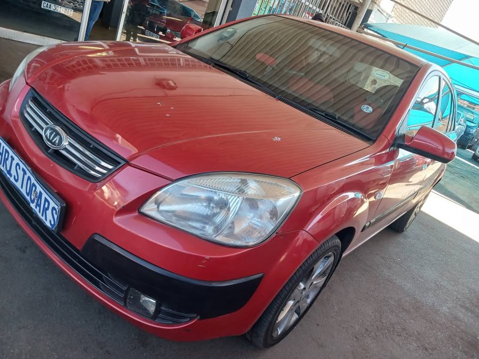 2009 model Kia Rio hatchback Manuel Transmission petrol 1.4 engine capacity mileage 120000km