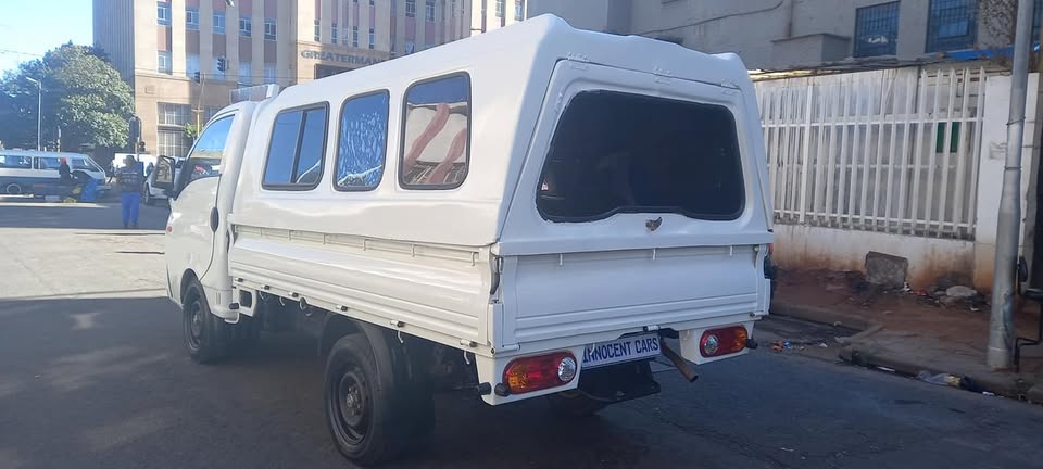 USED 2012 HYUNDAI H100 2.6 DIESEL, MANUAL, WHITE COLOUR, 91000KM