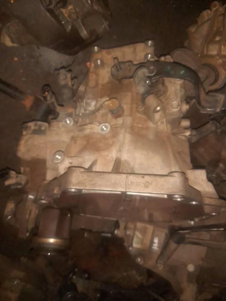HYUNDAI 1.2 GEARBOX WITH CABLE AVAILABLE - Private Seller HYUNDAI 1.2 GEARBOX WITH CABLE AVAILABLE - Private Seller