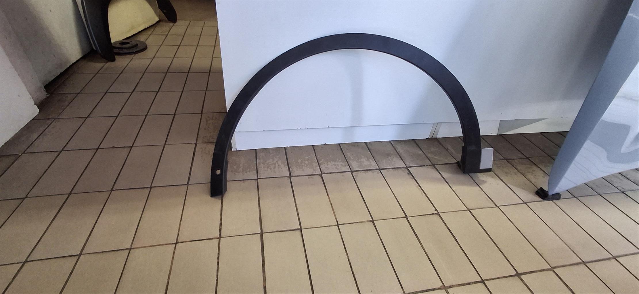 2019 JAGUAR E PACE WHEEL ARCH FRONT LEFT IN EXCELLENT CONDITION FOR SALE - Private Seller 2019 JAGUAR E PACE WHEEL ARCH FRONT LEFT IN EXCELLENT CONDITION FOR SALE - Private Seller
