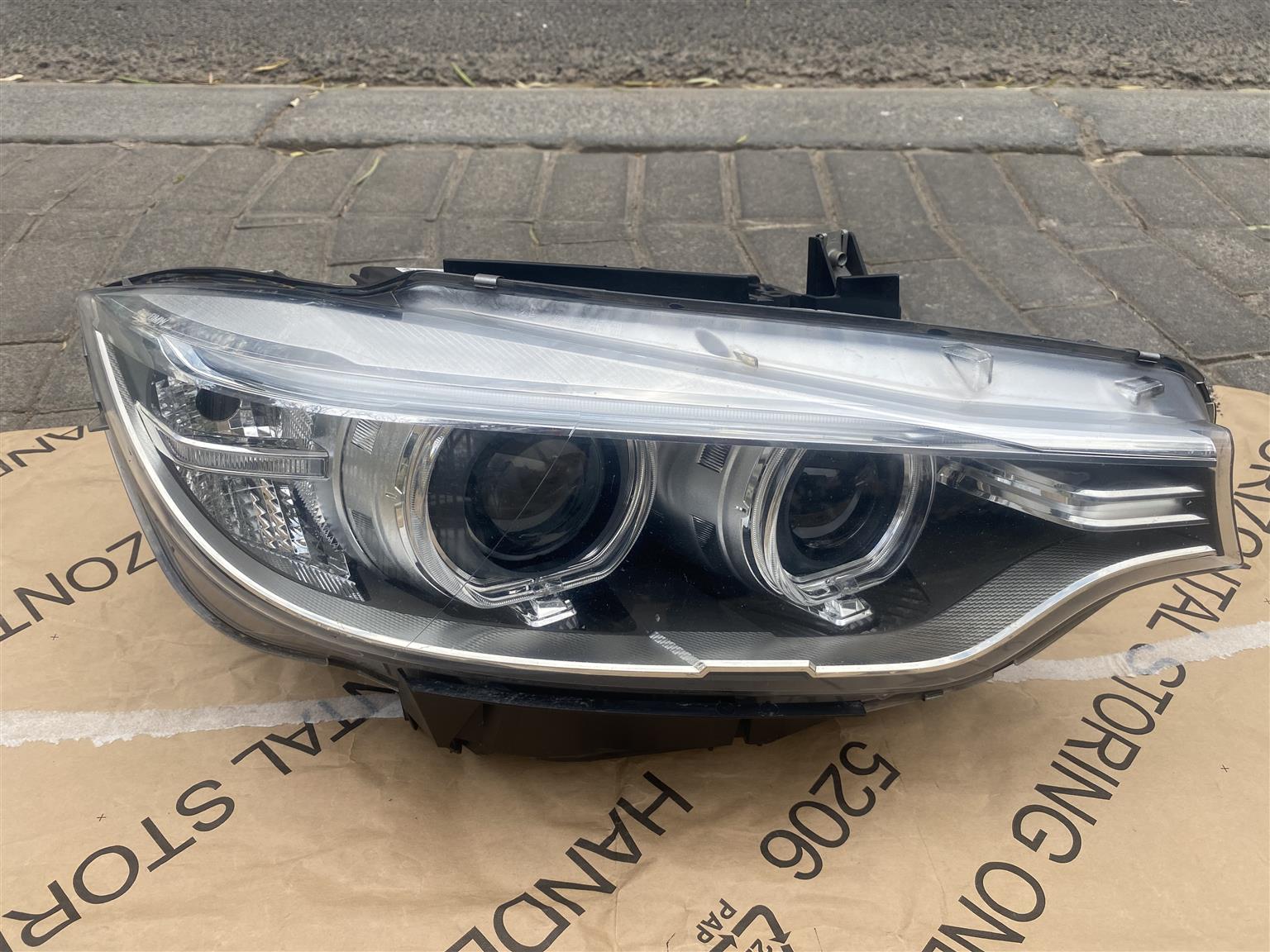2017 BMW 4 SERIES F32 F33 F36 XENON HEADLIGHT RIGHT SIDE FOR SALE. IN PRISTINE - Private Seller 2017 BMW 4 SERIES F32 F33 F36 XENON HEADLIGHT RIGHT SIDE FOR SALE. IN PRISTINE - Private Seller