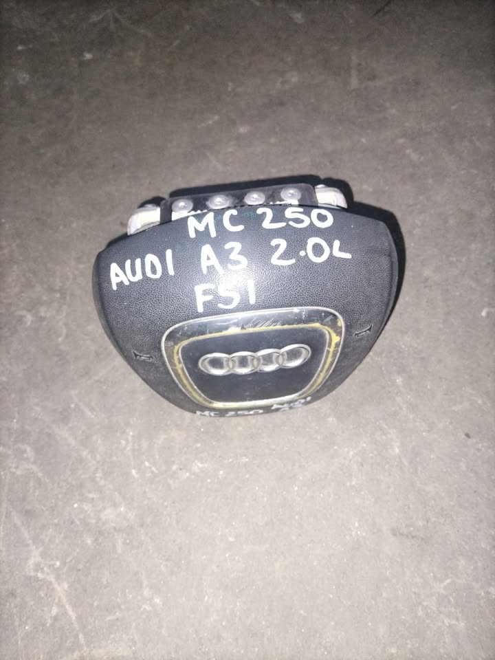 AUDI A3 STEERING AIRBAG - Private Seller AUDI A3 STEERING AIRBAG - Private Seller