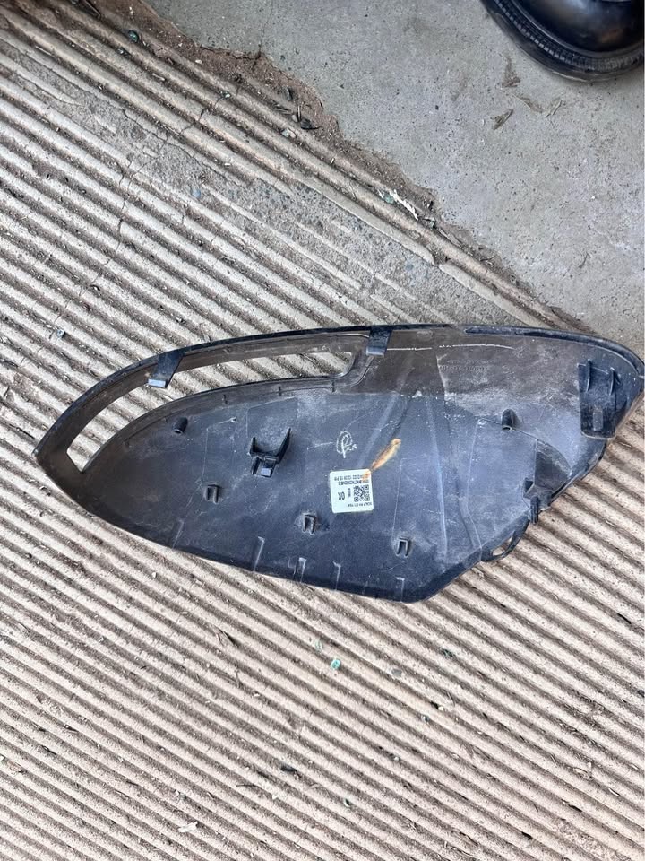 Urban cruiser / Suzuki vitara right mirror cover - Private Seller Urban cruiser / Suzuki vitara right mirror cover - Private Seller