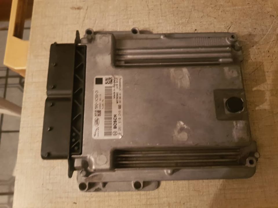 LAND ROVER OR JAGUAR COMPUTER BOX FORSALE - Private Seller