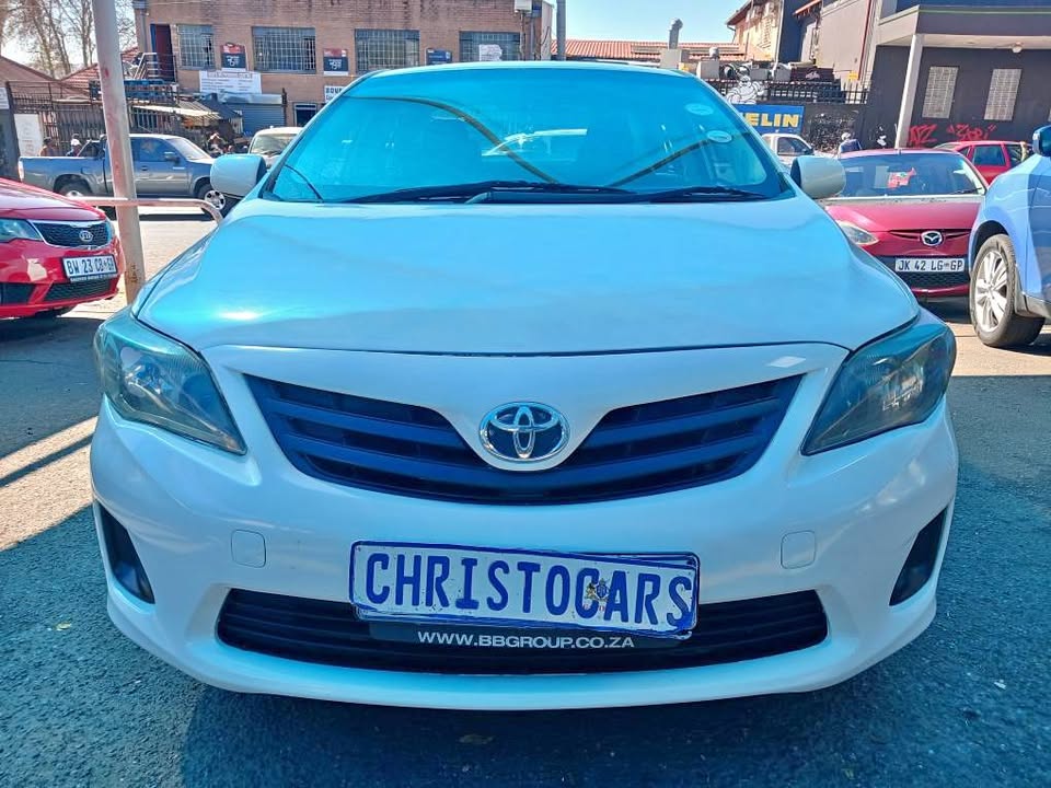 2018 model Toyota Corolla Quest sedan manual transmission petrol 1.6 engine capacity mileage 78000km