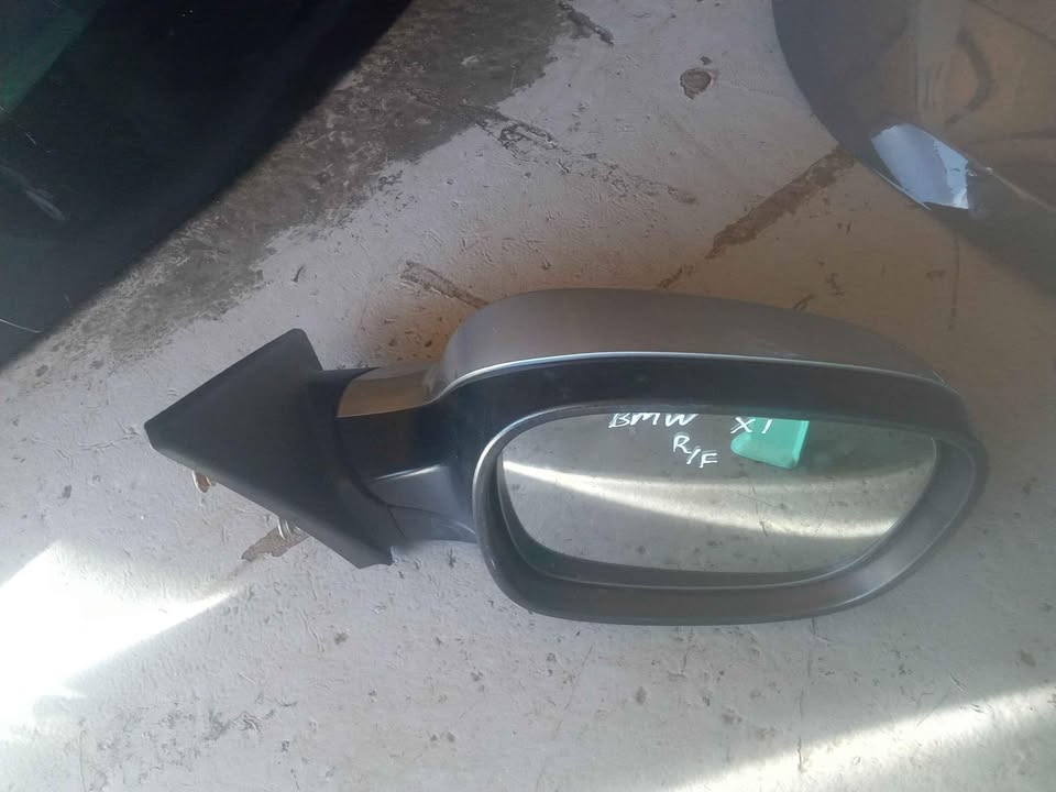 BMW xi right side mirror