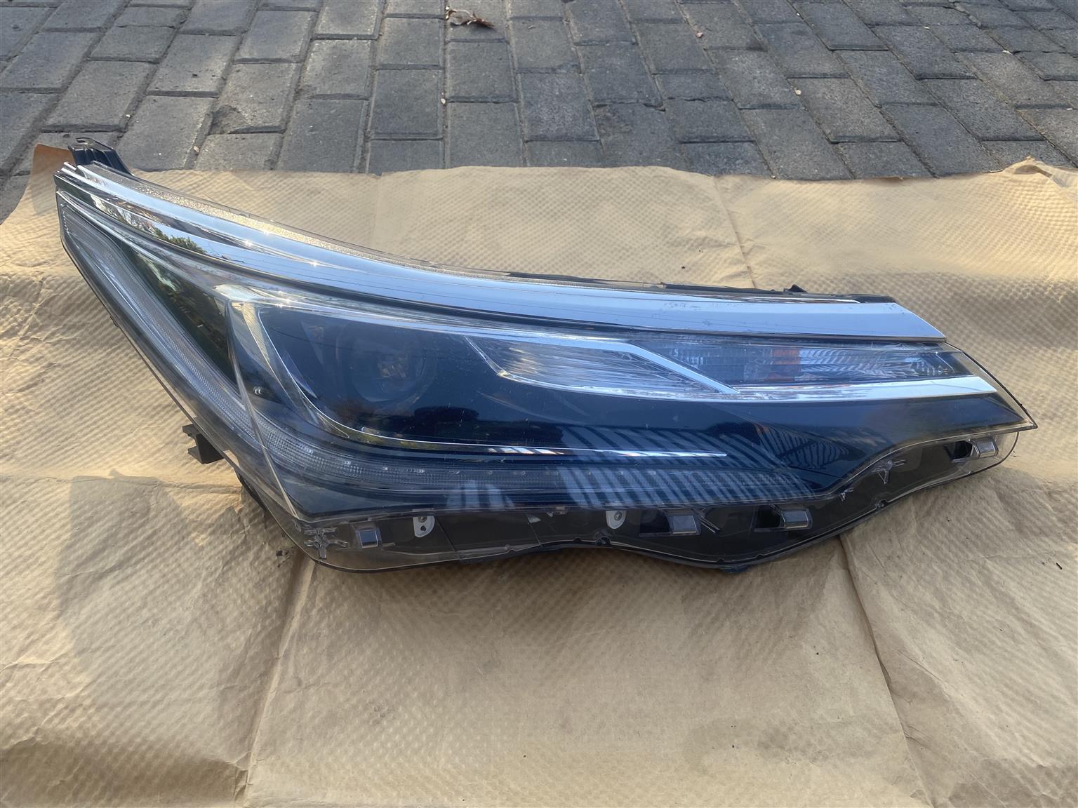 2019 TOYOTA COROLLA PRESTIGE FULL LED HEADLIGHT RIGHT SIDE FOR SALE 2019 TOYOTA COROLLA PRESTIGE FULL LED HEADLIGHT RIGHT SIDE FOR SALE