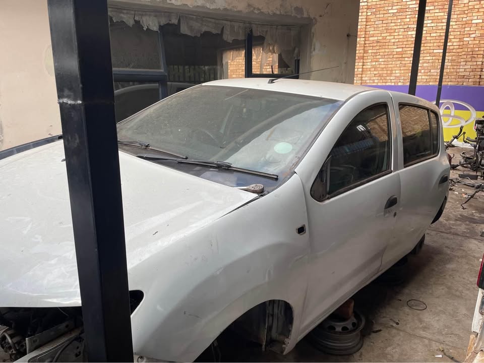 RENAULT SANDERO TURBO FOR SPARES - Private Seller