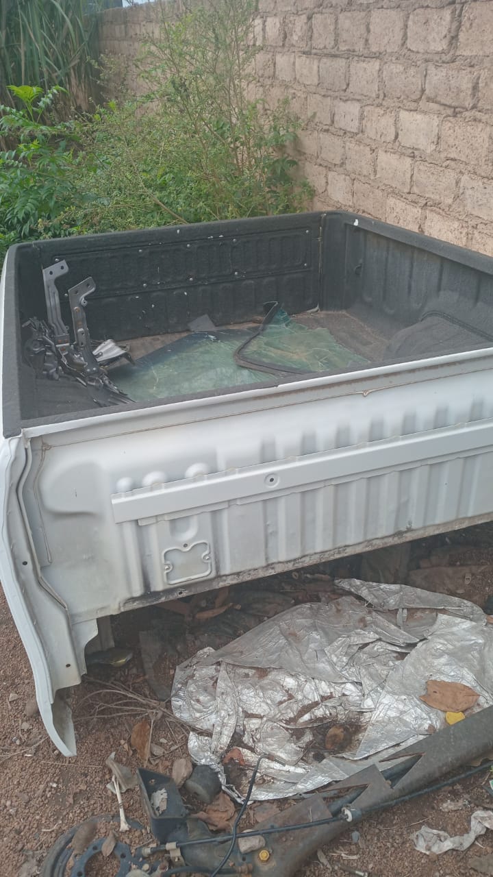 Gd6 double cab loading bin