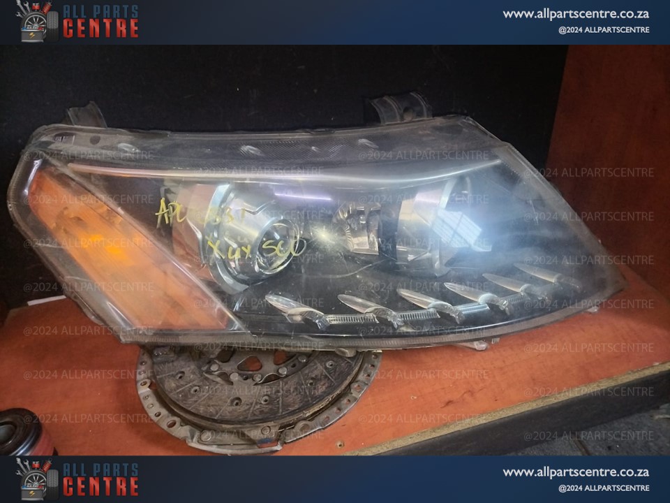 Mahindra xuv 500 xenon headlights for sale - second hand