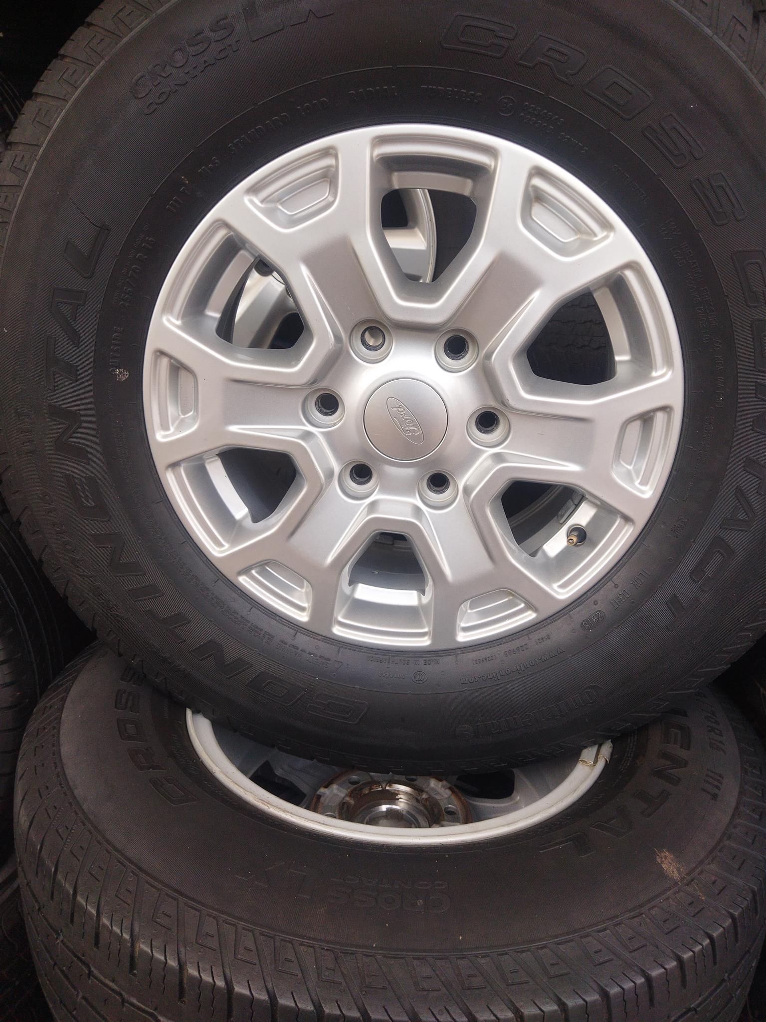 R16 Ford ranger rim and tyre set - Private Seller