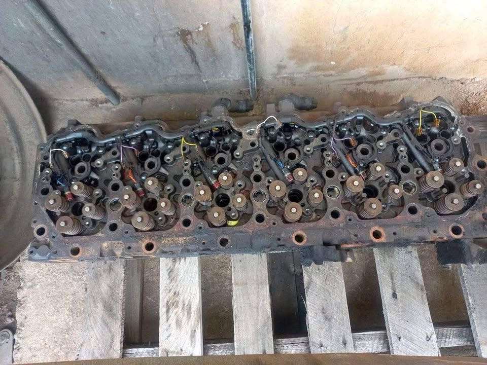 DAF XF 105 cylinder head available DAF XF 105 cylinder head available