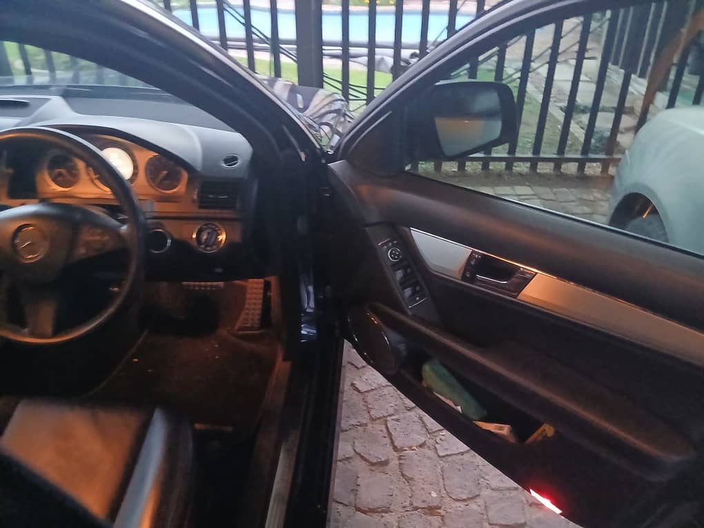 Used 2009 Mercedes-Benz C-Class C350 Elegance AMG Sports - Private Seller Used 2009 Mercedes-Benz C-Class C350 Elegance AMG Sports - Private Seller