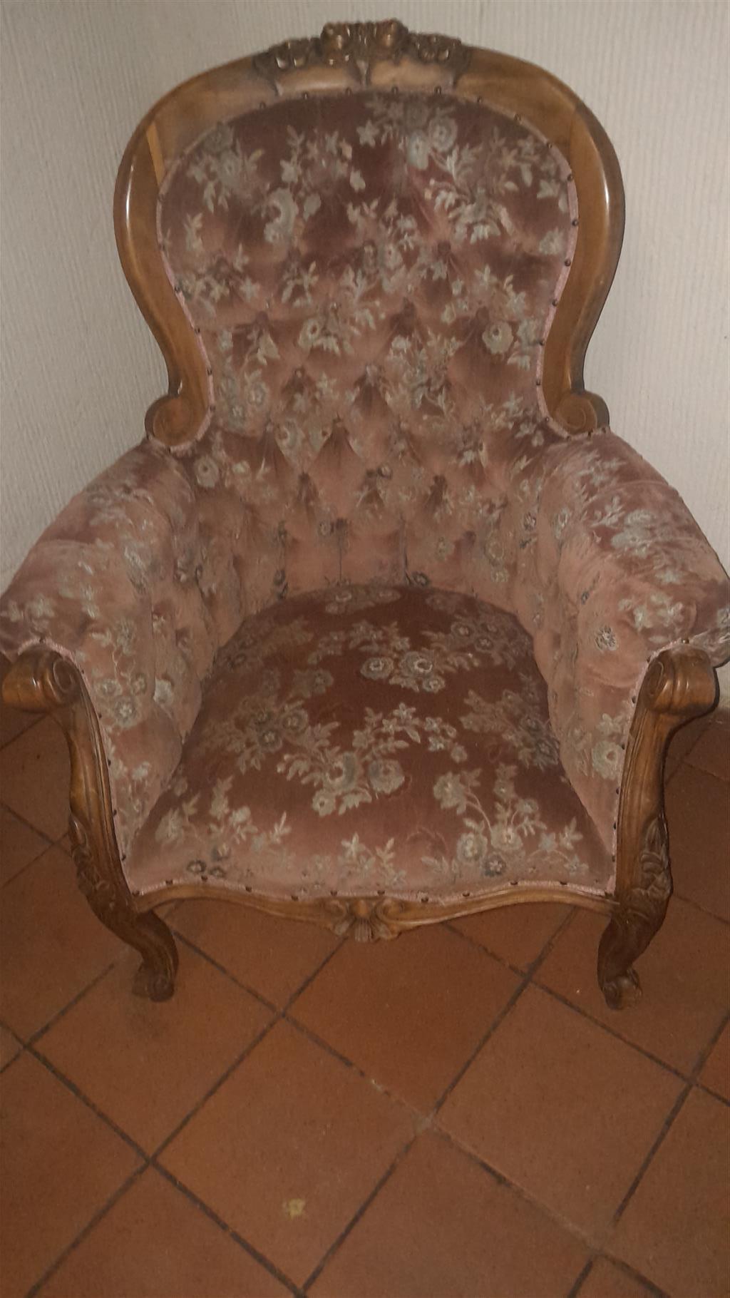 Victorian antique coutch