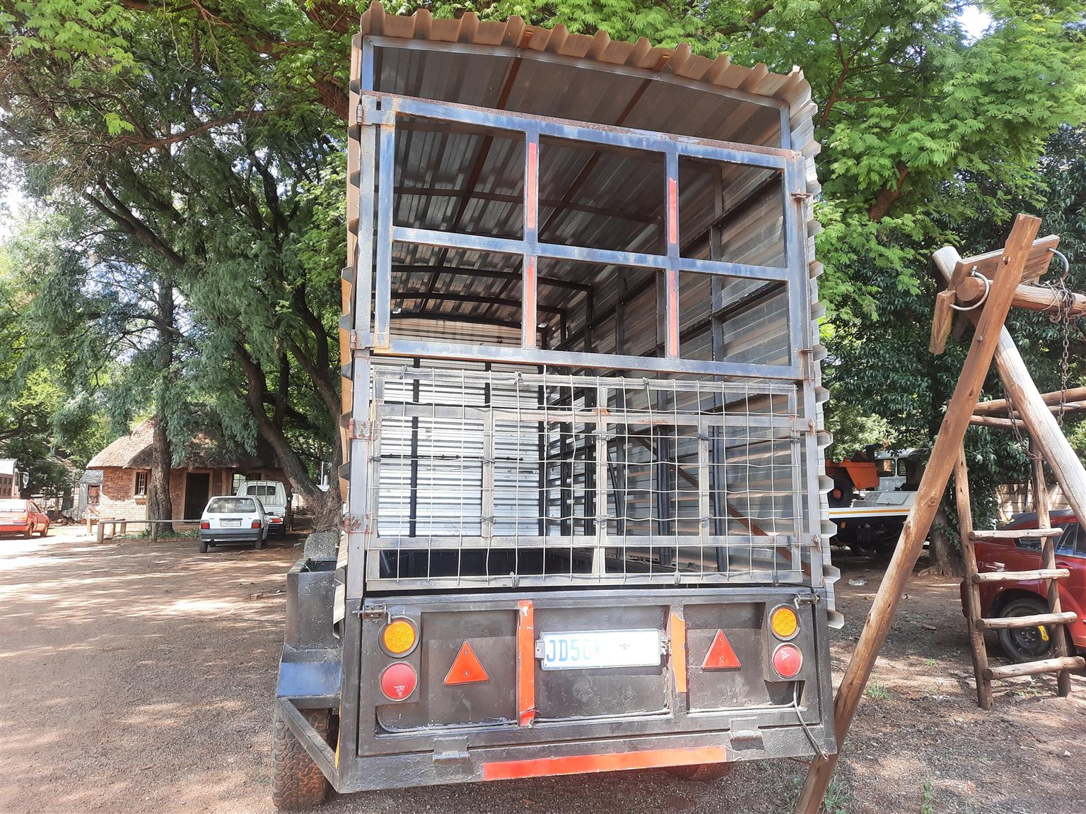 Double axle multiloader box body trailer | Junk Mail