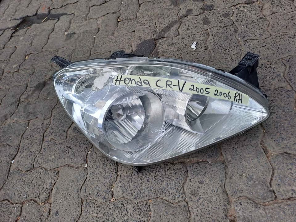 TOYOTA CR-V HEADLIGHT RIGHT SIDE 2005-2006 MODEL FOR SALE NOW - Private Seller TOYOTA CR-V HEADLIGHT RIGHT SIDE 2005-2006 MODEL FOR SALE NOW - Private Seller